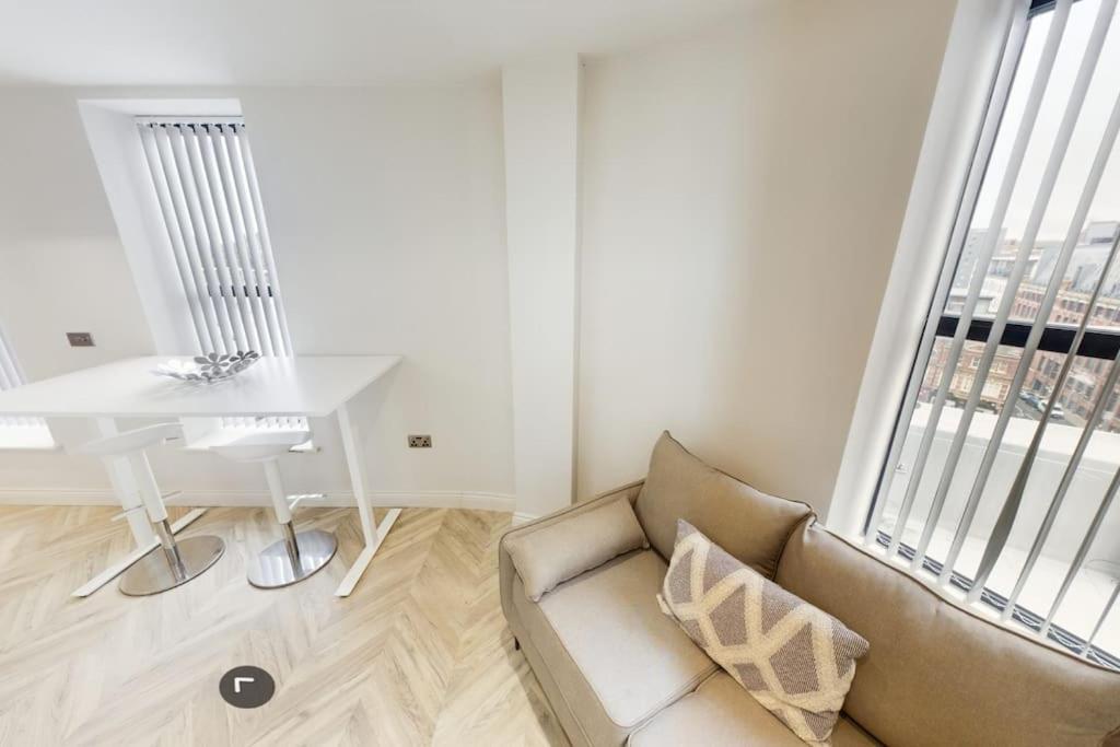 Апартаменты 2 Bed Penthouse In The Heart Of Leeds City Centre Near Arena Экстерьер фото